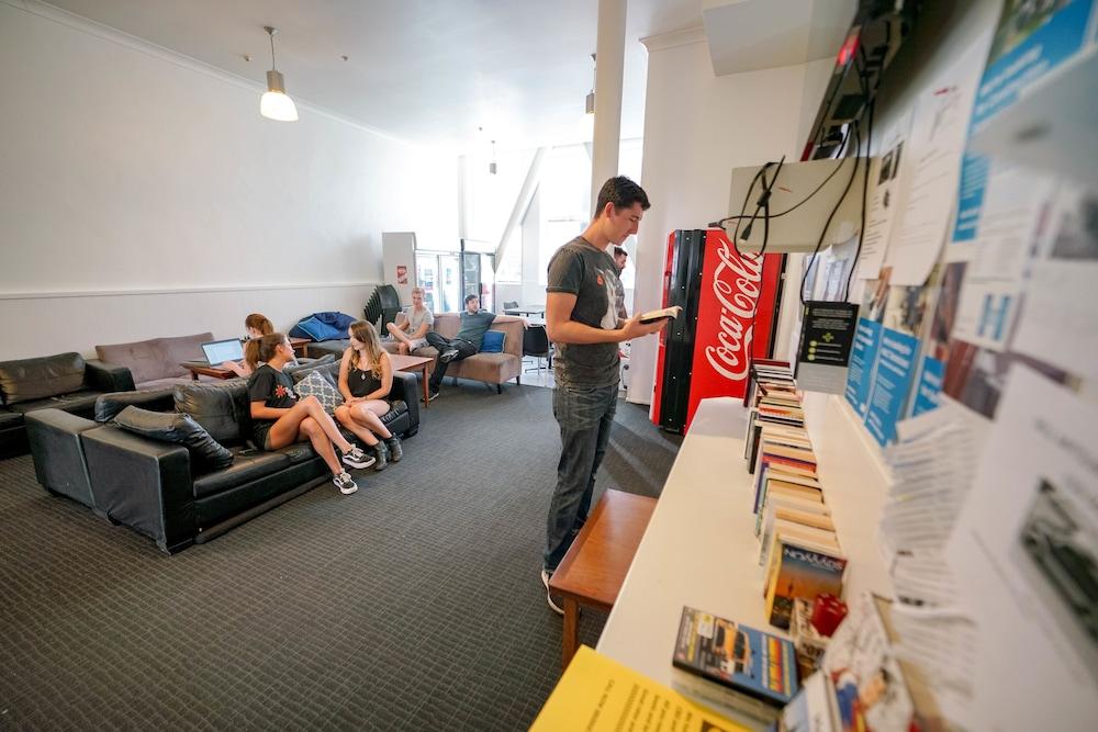 Ostello Nomads Capital Backpackers - Wellington (Adults Only) Esterno foto The Student Union