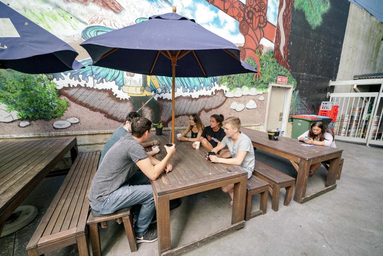 Ostello Nomads Capital Backpackers - Wellington (Adults Only) Esterno foto The courtyard at the 2012 edition of the festival