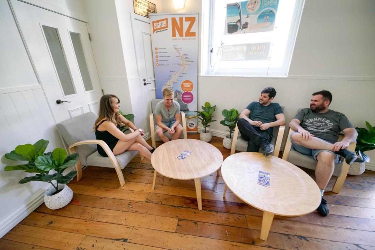 Ostello Nomads Capital Backpackers - Wellington (Adults Only) Esterno foto The lounge at the New Zealand International Film School
